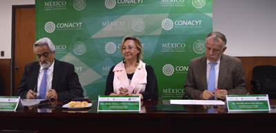 400Dr.-Arturo-Menchaca-Rocha-(CCC),-Mtro.-Jorge-Vilegas-(Presidencia-de-la-República),-Dra.-María-Ángela-Nieto,-galardonada.png