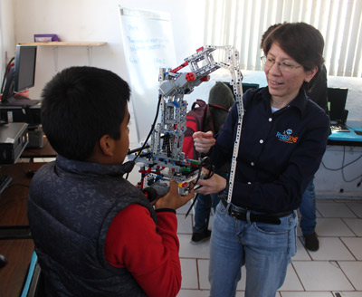 400Entre-los-temas-que-enseña-a-niños-con-altas-capacidades-se-encuentran-la-programación-y-la-robótica-foto-Pablo-Miranda.jpg