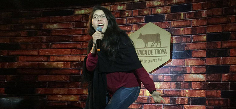 800_El-personaje-de-Lumara-la-bióloga-combina-el-stand-up-con-la-ciencia-para-crear-un-nuevo-método-de-divulgación-científica-foto-cortesía-Lumara-González.jpg