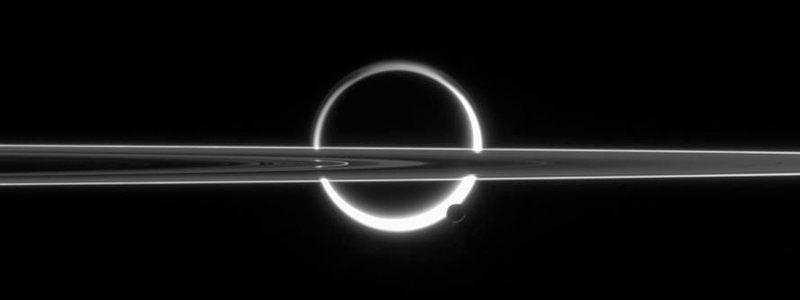 banner apod saturno titan